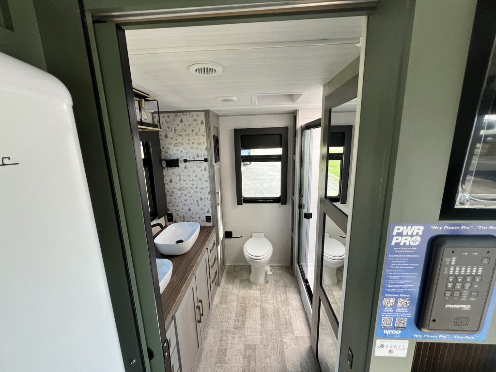 Ibex RV Suite Bathroom With Spa Shower